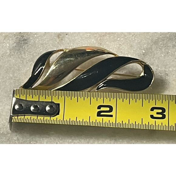 Vintage Brooch Signed M Jent Abstract Design Black Enamel Gold Tone Bold MCM - Picture 6 of 6